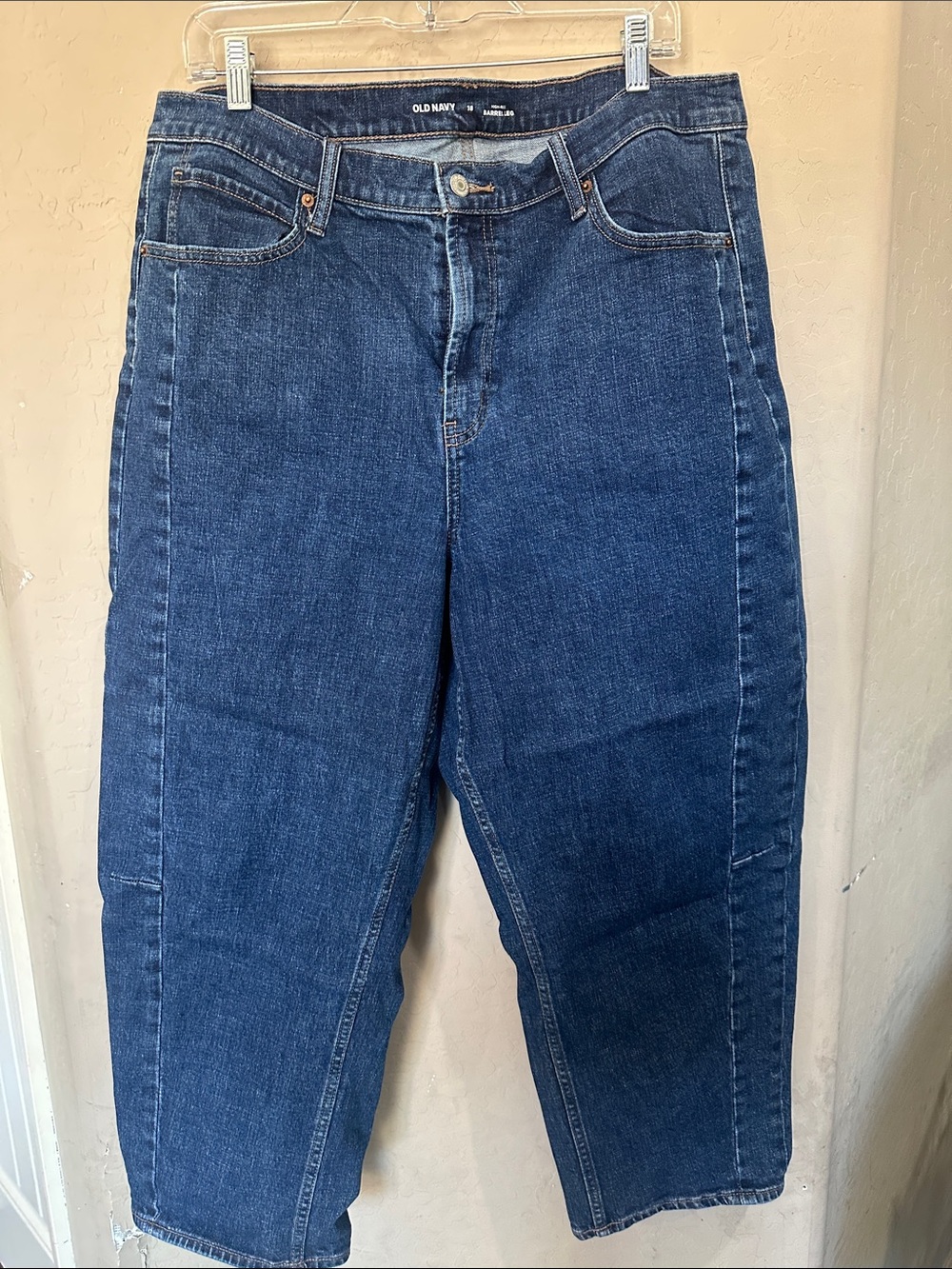 Old Navy High Rise Barrel Jeans in Dark Blue Wash